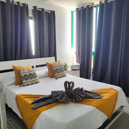 Daire Ailana Vistas Al Mar Y Con Piscina